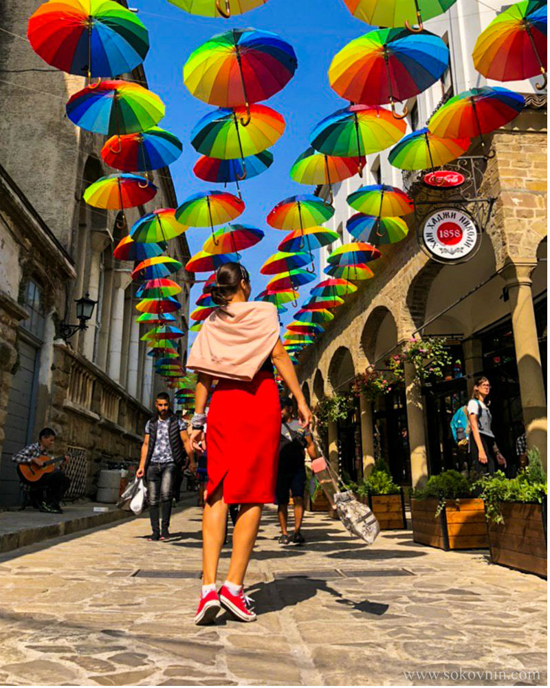 Улица зонтиков в Велико-Тырново