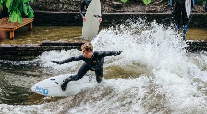 Серфинг на реке Айсбах Серфинг на реке Айсбах