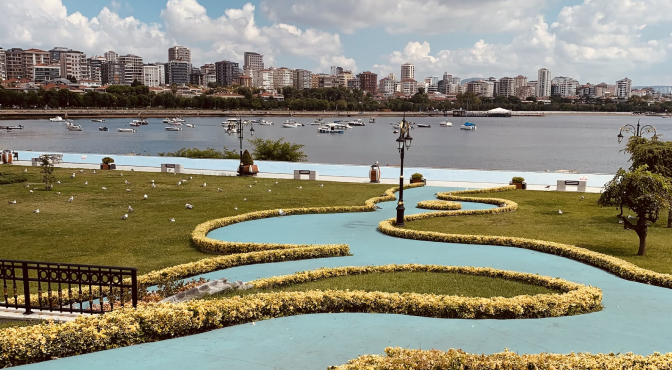 Вид на набережную в районе Кадыкёй