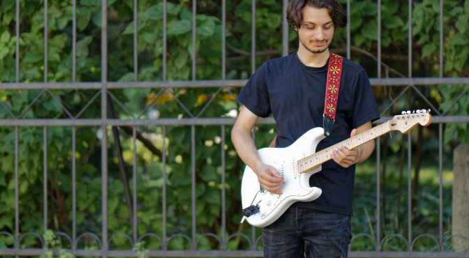 Уличные музыканты на улице Истикляль в Стамбуле